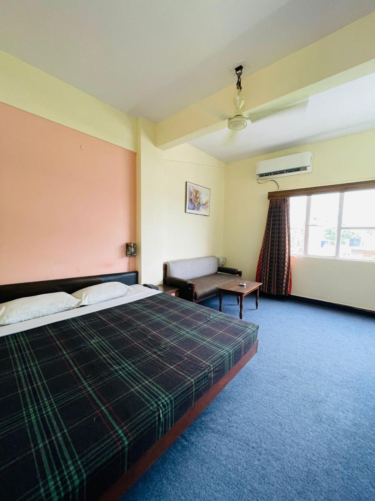 Gautam Hotel Váránaszi Kültér fotó